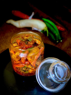 मूली गाजर का मिक्स अचार (Mooli gajar ka mix achar recipe in hindi) रेसिपी मुख्य फोटो