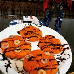 A picture of Eggless orange cookies.