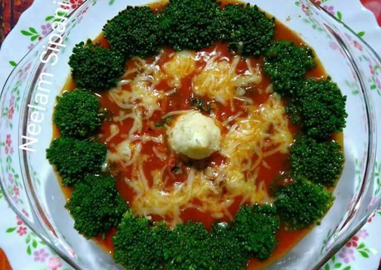 Broccoli in creamy cheesey gravy