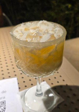 Una foto de Jugo de Chinola con Leche de Coco
