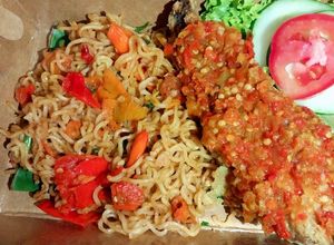 Foto resep Mie level ayam geprek