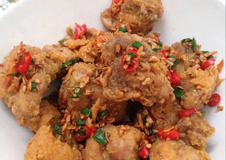 Cara Menyiapkan Ayam crispy cabe garam, Bisa Manjain Lidah