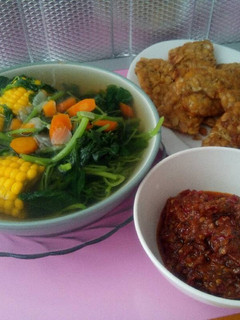 Foto resep Sayur Bayam + Tempe Goreng + Sambal Tomat