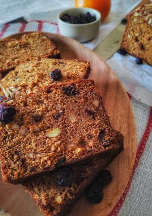 অরেঞ্জ ক্র্যানবেরি ব্রেড (orange cranberry bread recipe in Bengali) রেসিপির প্রধান ছবি