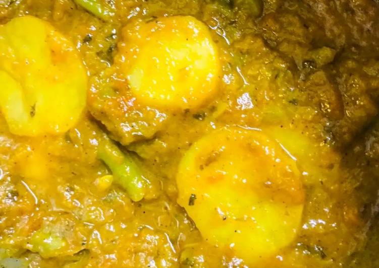 Step-by-Step Guide to Prepare Any-night-of-the-week Aloo binis curry (black pepper)