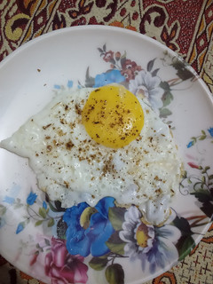 A picture of Half fry egg.