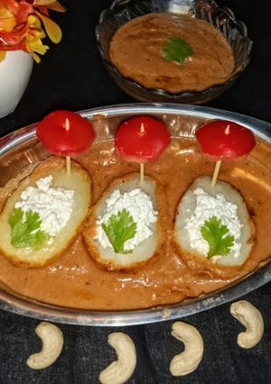 पोटैटो बोट इन काजू करी रेसिपी मुख्य फोटो