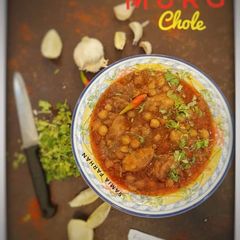 A picture of Murg chole.
