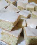 Cuadraditos con glasè de limón
