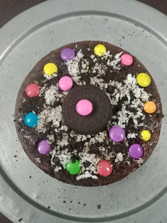 சாக்லேட் பிஸ்கட் கேக்(chocolate biscuit cake recipe in tamil) செய்முறை முக்கிய புகைப்படம்