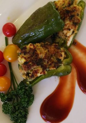 A picture of Easy! Chicken-Egg-Olive in green pepper.