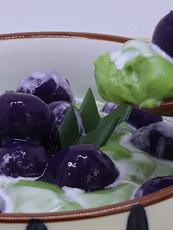 Langkah Gampang Menyiapkan Resep Bubur Sumsum Greentea &amp; Candil Ungu yang Enak Banget Anti Ribet, Bikin Ngiler