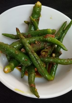 A picture of Instant green chilli pickle.