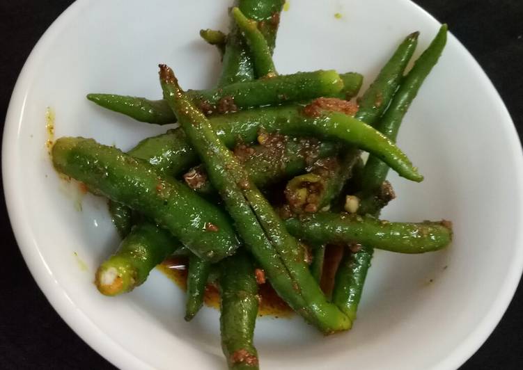 Recipe of Award-winning Instant green chilli pickle