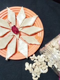 কাজু বরফি (Kaju barfi recipe in bengali) রেসিপির প্রধান ছবি