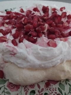 Pavlova torta tejmentesen, air freyerben recept fotója