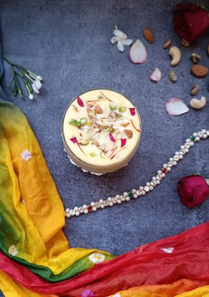 स्वादिष्ट थंडगार पियुष (Piyush Recipe In Marathi) रेसिपी चे मुख्य फोटो 