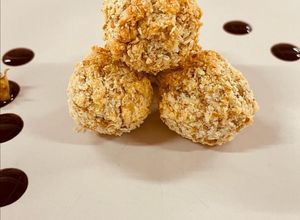 Una foto de Petit fours de coco y nueces