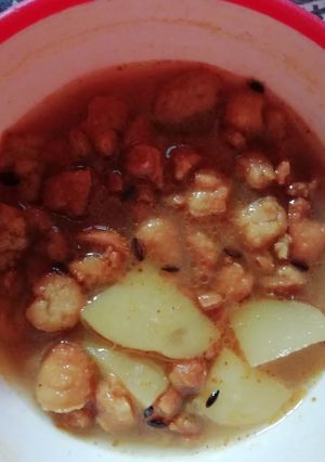 A picture of Aloo vadi.