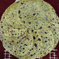 A picture of Thepla.