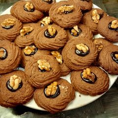 Chocolate walnut biscuits A picture of Chocolate walnut biscuits.