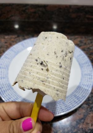 Una foto de Helado de Oreo muy Fácil | 4 Ingredientes y SIN máquina heladera
