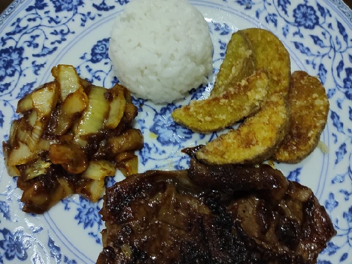 Cara Mudah Menyiapkan Resep Sirloin steak with onion sautee and fries yang Bikin Ngiler Anti Ribet, Sempurna