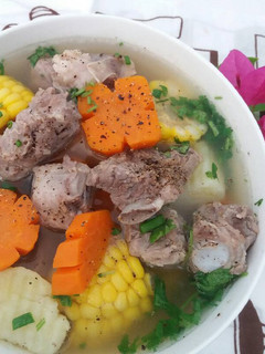 A picture of Canh sườn non nấu củ quả.