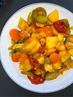 عکسی از دستور خوراک مرغ و سبزیجات