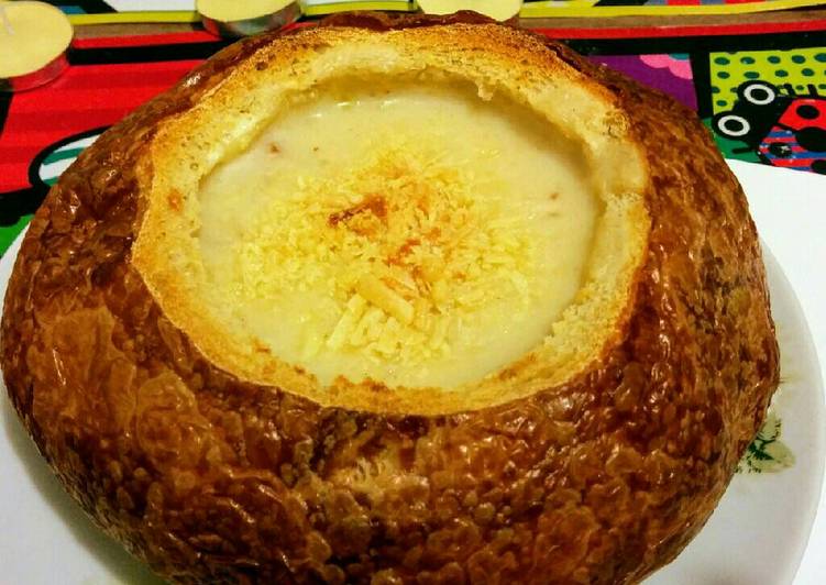 Creme de aipim com bacon no pão italiano - Tudogosreceitas