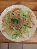 Ensalada con pasta y atún