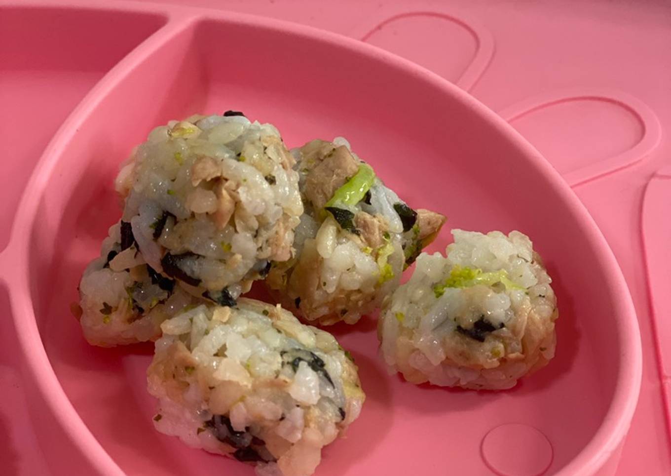 Bola-bola nasi nori tuna