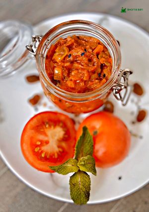 A picture of Tomato and Raisin Chutney.
