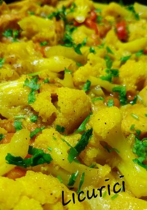 O poză a rețetei Cavolfiore e pollo al curry.