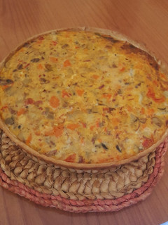 Una foto de Quiche de verduras y pollo
