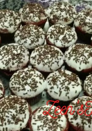 A picture of Red Velvet Cupcakes.