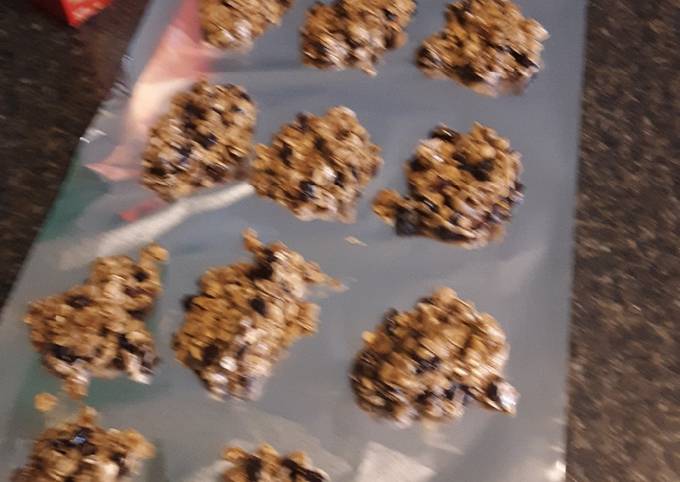 Recipe of Jamie Oliver Oatmeal Raisin No-Bake Cookies