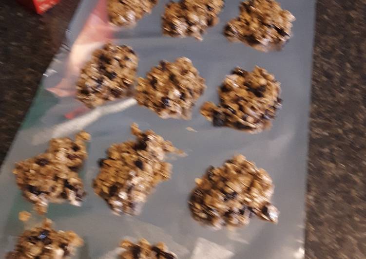 Recipe of Favorite Oatmeal Raisin No-Bake Cookies