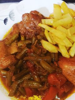 عکسی از دستور خوراک مرغ و لوبیا سبز لذیذ