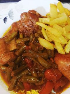 عکسی از دستور خوراک مرغ و لوبیا سبز لذیذ