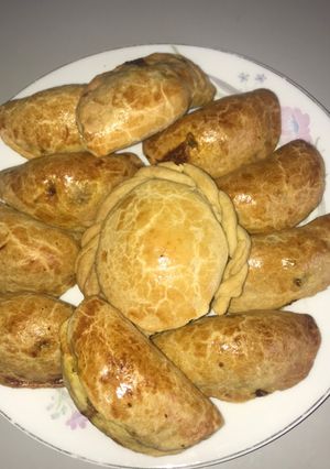 A picture of Mini meat pie.