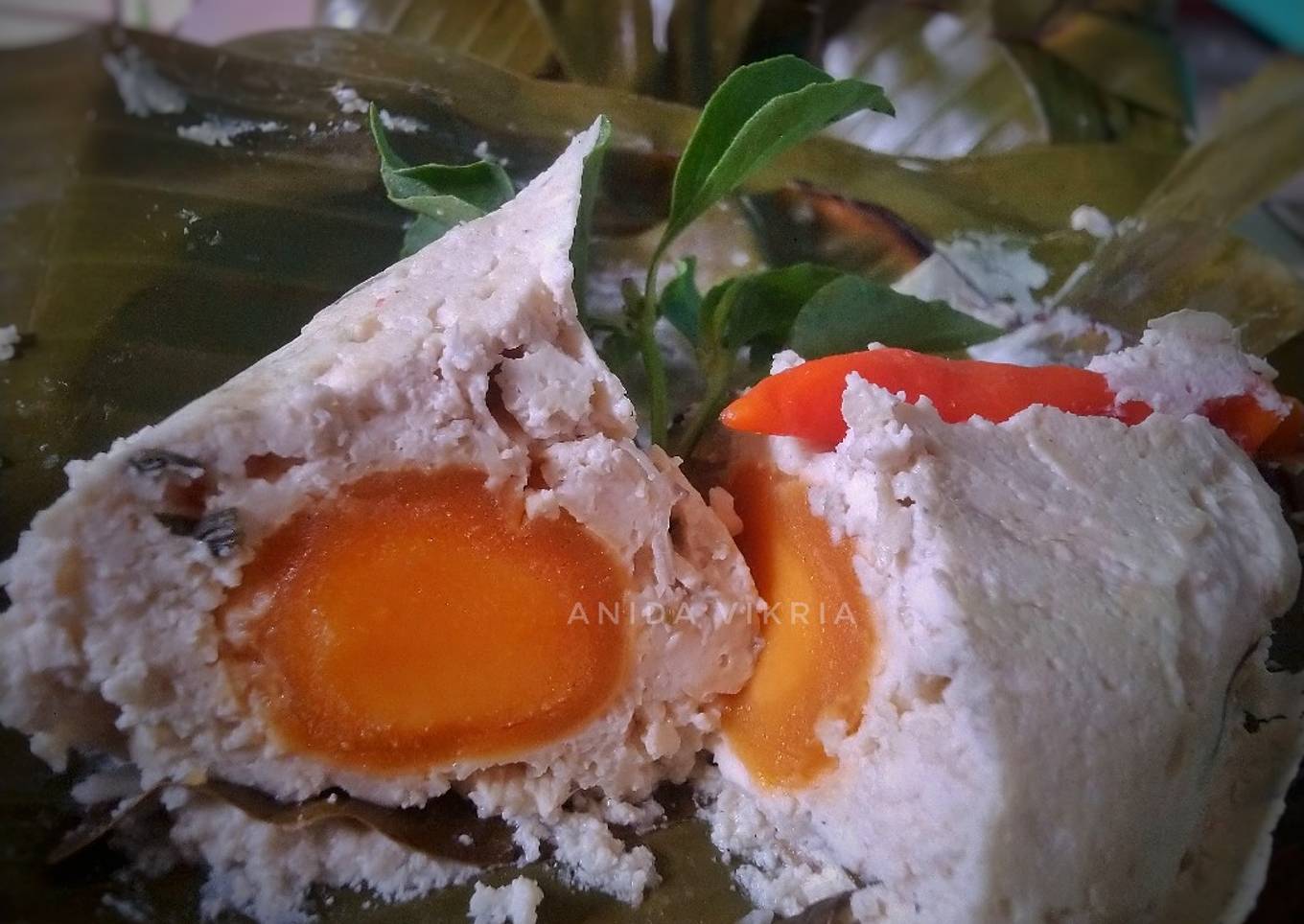 Botok Tahu Telur Asin