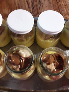 Una foto de Flan con vainillas en vasitos