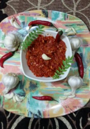 A picture of Garlic red chillies ki chuntney.