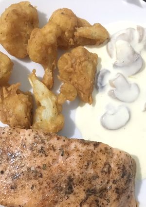 Foto resep Fried Cauliflower with Creamy Mushroom Sauce