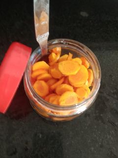 લીલી હળદર નું અથાણું(Lili haldar Pickle recipe in Gujarati) રેસીપી મુખ્ય ફોટો
