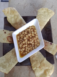 A picture of Potato poori.