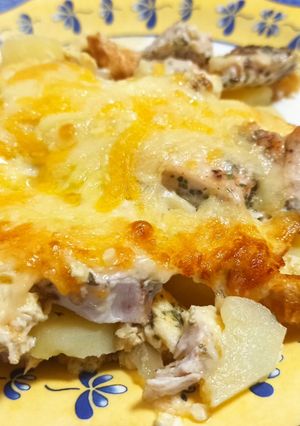 Una foto de Pastel de patatas y pollo