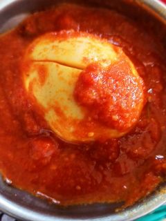 முட்டை தக்காளி மசாலா(egg tomato masala recipe in tamil) செய்முறை முக்கிய புகைப்படம்