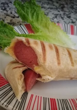 Φωτογραφία της συνταγής Πιροσκί στην τοστιέρα.... σε αραβική, τύπου hot dog